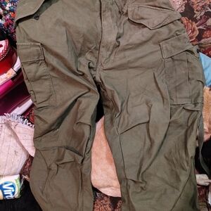 1970s Military Issued Men's Green Cargo Pants